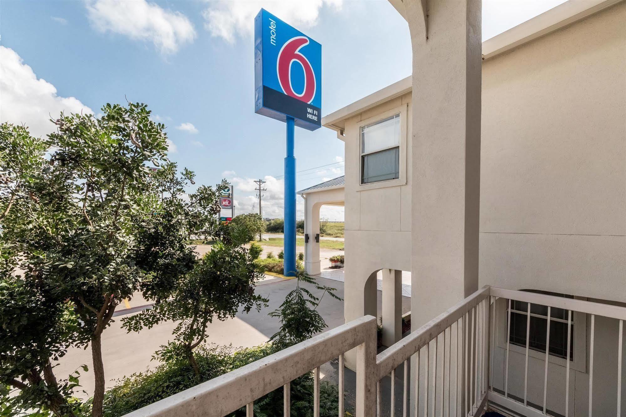 Motel 6 Seguin Tx Buitenkant foto